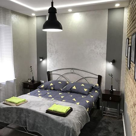 Apartment On Vialikaja Trajeckaja Grodno Bagian luar foto